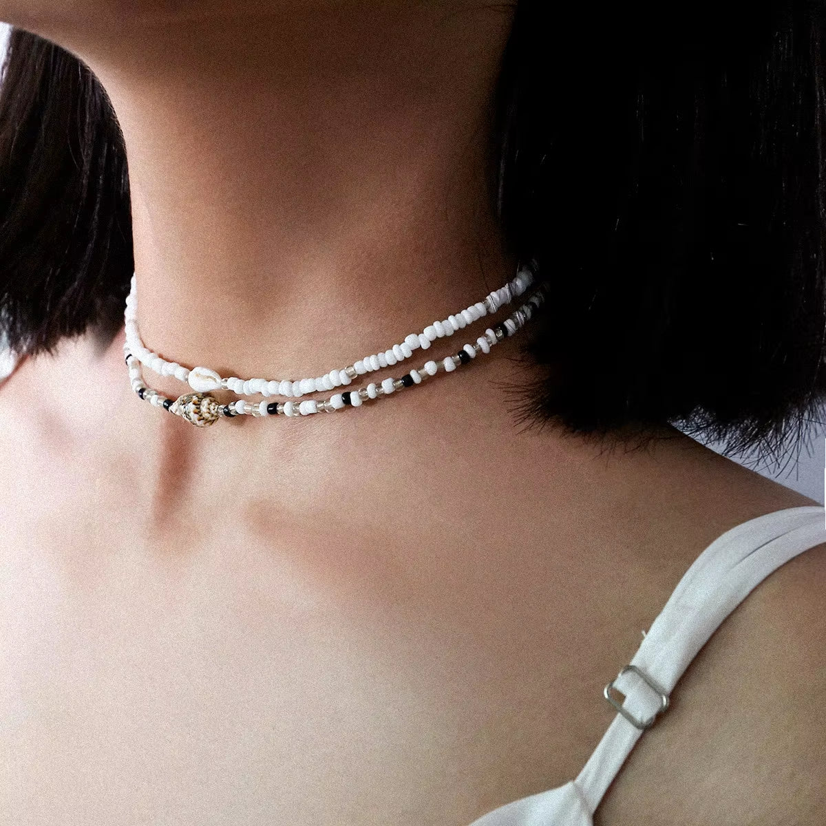 2Pcs/Set Puka Shell Pendants Necklace for Women Black White Beads Choker Collier Femme Vintage Bohemian Summer Kpop Y2K Jewelry